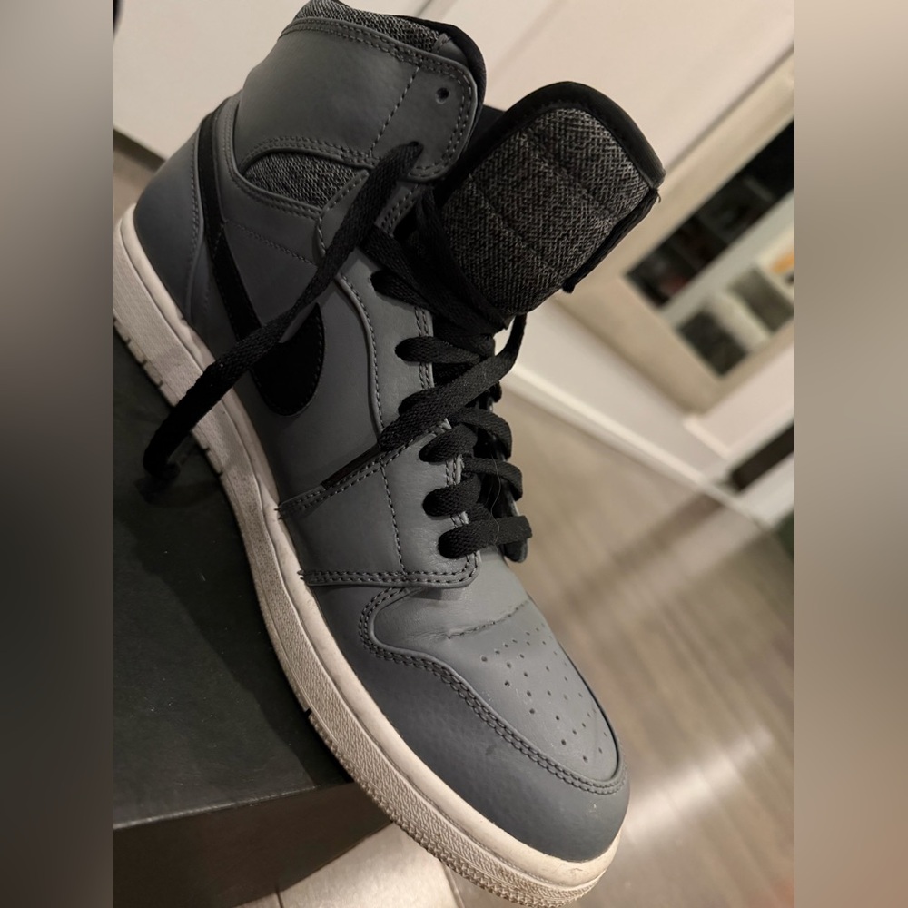 Air Jordan Men's 1 Retro Hugh Top Black and Gray Sneakers - Picture 7 of 16